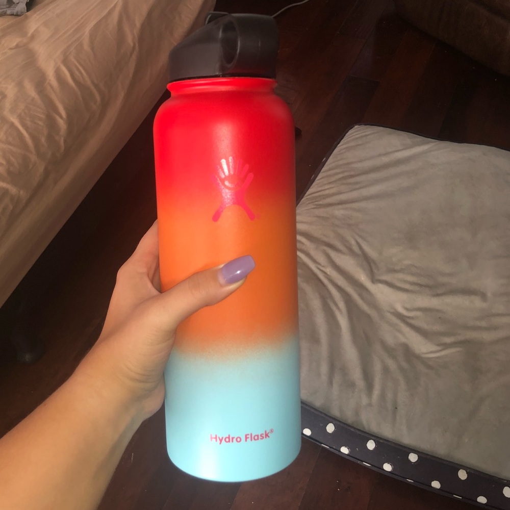 RARE OMBRÉ HYDROFLASK